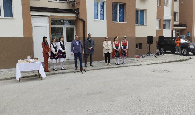 ИЗПЪЛНЕНИЕ НА ИНЖЕНЕРИНГ – ПРОЕКТИРАНЕ, АВТОРСКИ НАДЗОР И СТРОИТЕЛНО-МОНТАЖНИ РАБОТИ НА ОБЕКТ: МЖС С АДРЕС: ГР. ПАЗАРДЖИК, УЛ. АНГЕЛ КЪНЧЕВ № 18